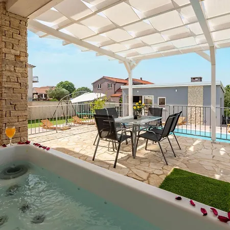 別荘 Awesome In Gorica